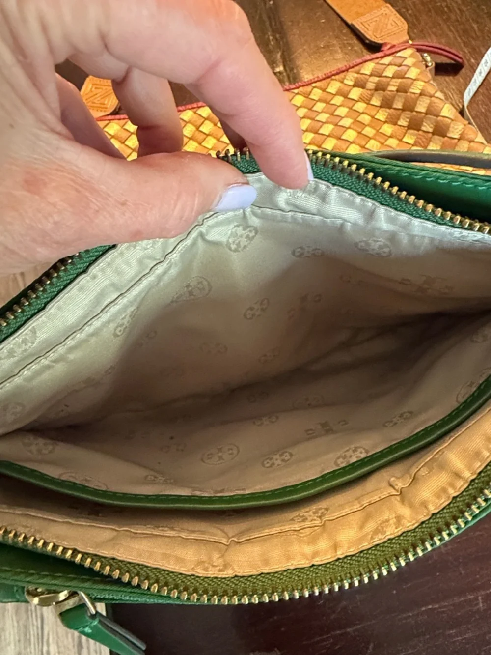 Tory Burch Women's Nylon Swingpack Crossbody Bag Arugula Green EUC